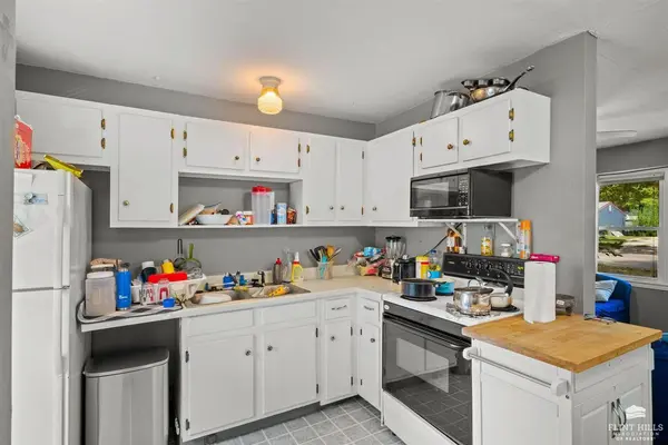 2233 Sloan ST, Manhattan, KS 66502