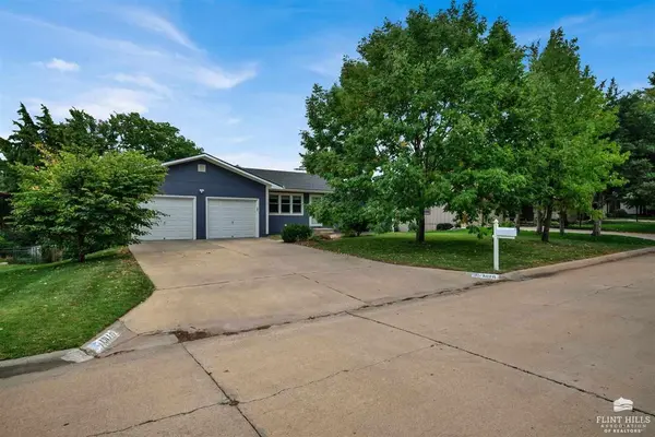 1816 Erickson ST, Manhattan, KS 66502