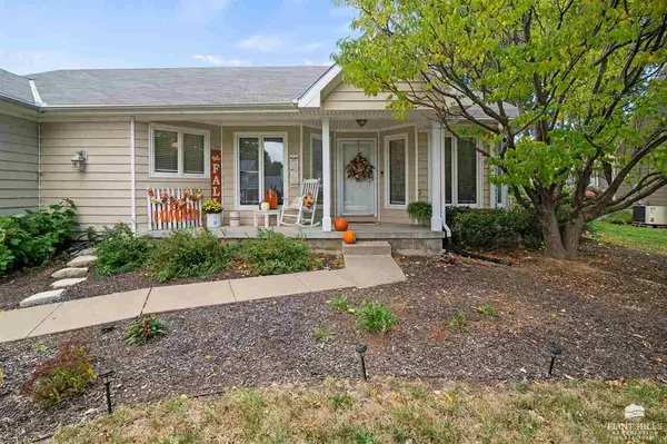 3345 Effingham ST, Manhattan, KS 66503