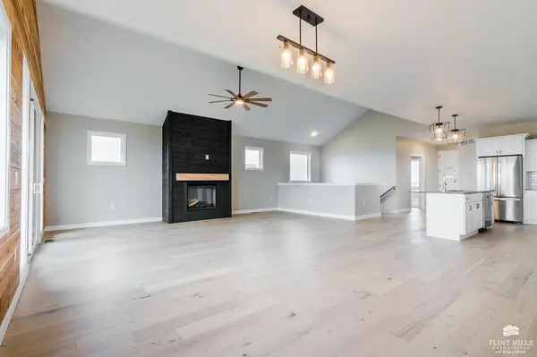 5606 Goheen DR, Manhattan, KS 66503