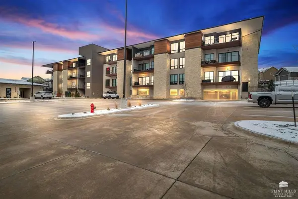 3010 Fieldhouse Circle, Manhattan, KS 66503
