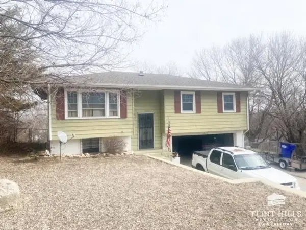 1333 Johnson Dr, Junction City, KS 66441