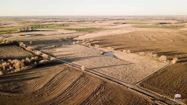 00000 Lark RD, Navarre, KS 67451