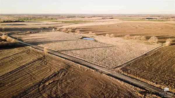 00000 Lark RD, Navarre, KS 67451