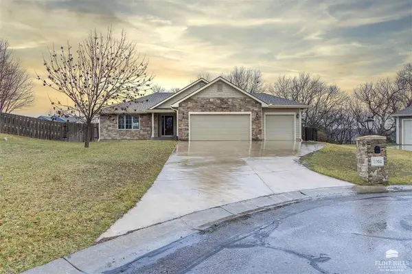 1004 Mill Valley CIR, Manhattan, KS 66503