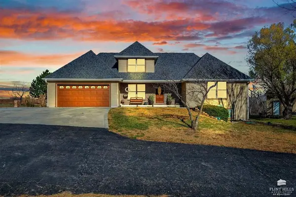 7543 Spillway Marina, Manhattan, KS 66502