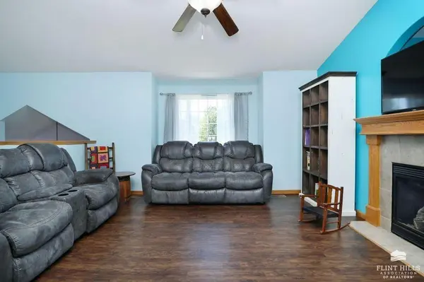 1106 Leprechaun DR, Chapman, KS 67431
