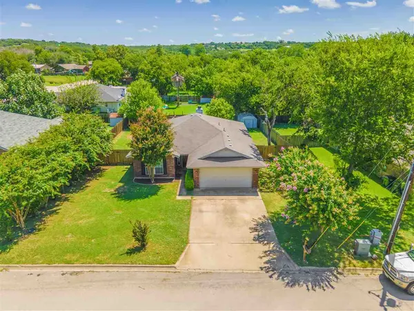 209 N Hill ST, Burnet, TX 78611