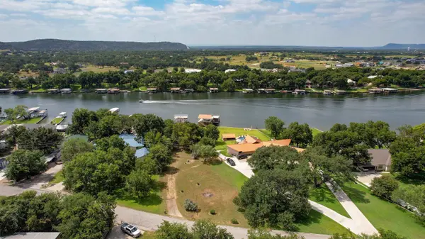 1930 Williams Lakeshore, Kingsland, TX 78639