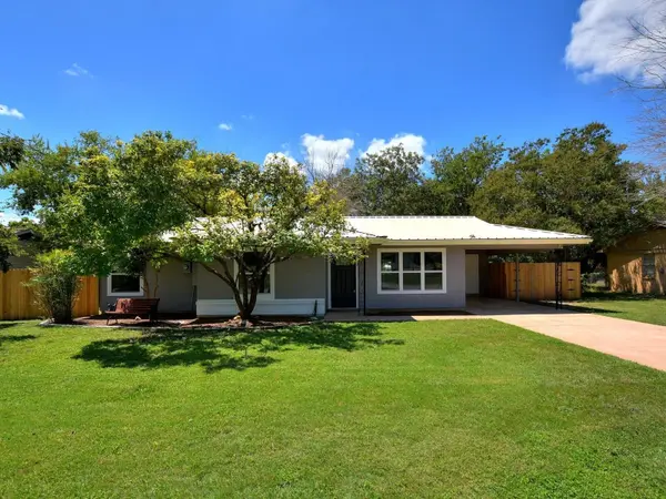 702 N Rhomberg ST, Burnet, TX 78611