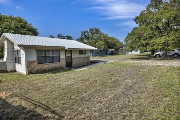 1632 Sioux Trail, Kingsland, TX 78639