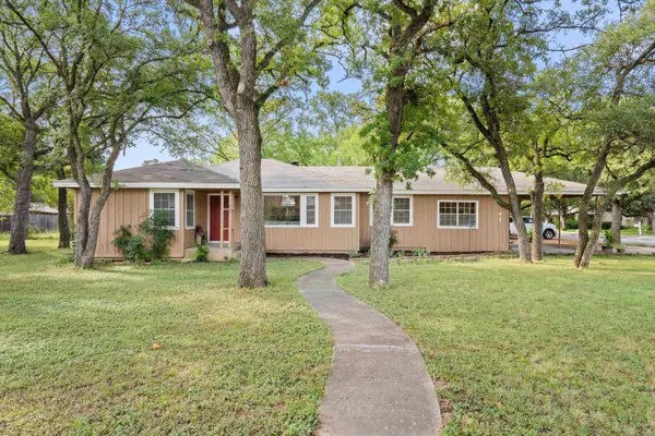 307 6Th St, Burnet, TX 78611