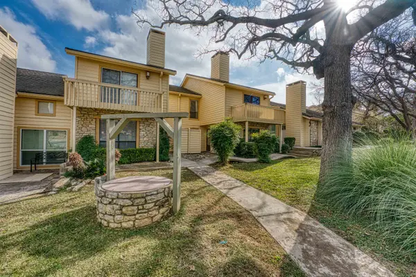 1201 Hi Stirrup #104, Horseshoe Bay, TX 78657-0000