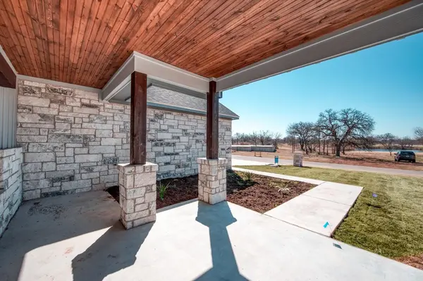 106 Lakecliff DR, Kingsland, TX 78639