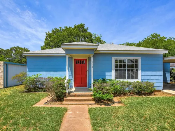 712 N Waters ST, Burnet, TX 78611