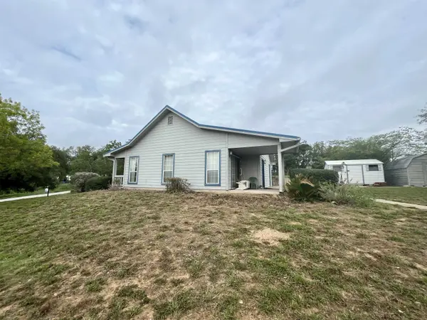 4103 Mountain View, Kingsland, TX 78639