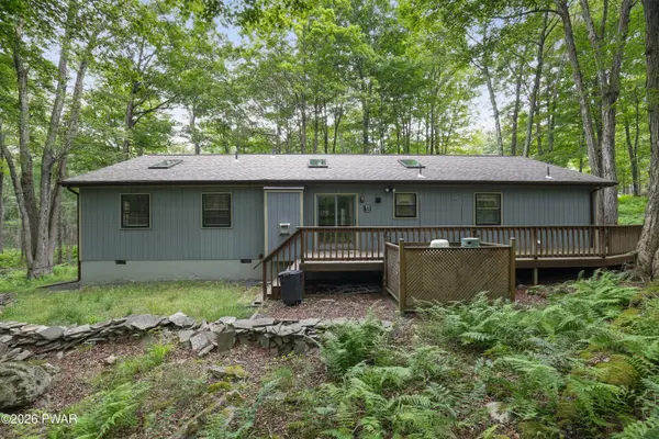 259 LC Larsen DR, Covington Twp, PA 18424