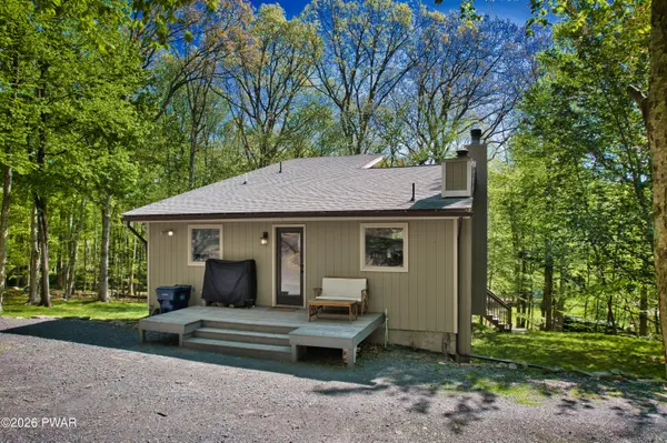 114 Ash LN, Milford, PA 18337