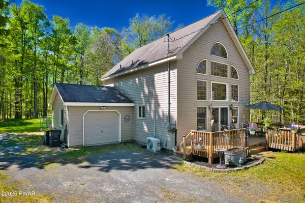 132 Jean Danielson DR, Greentown, PA 18426