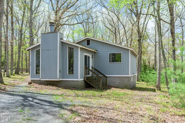 144 Maria LN, Dingmans Ferry, PA 18328