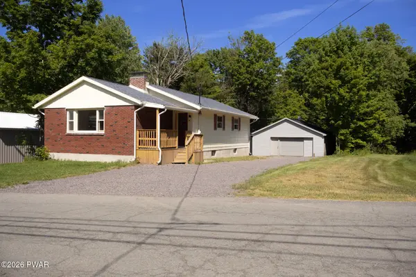 60 Center ST, Covington Twp, PA 18424