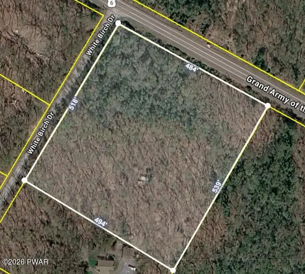 102 White Birch DR, Hawley, PA 18428