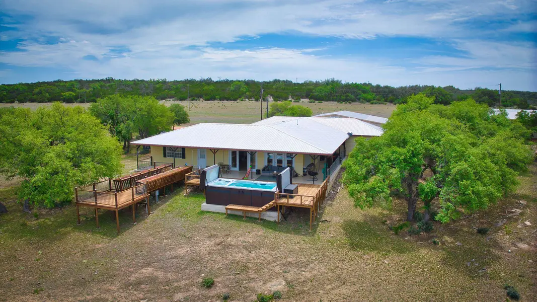 1941 Keese Sagebiel RD, Fredericksburg, TX 78624