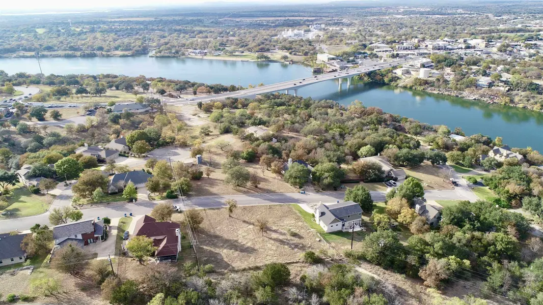 107 Gateway Parkway, Marble Falls, TX 78654