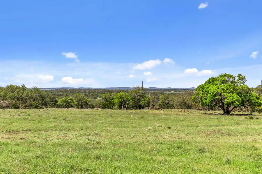 3680-2 Schumann RD, Fredericksburg, TX 78624