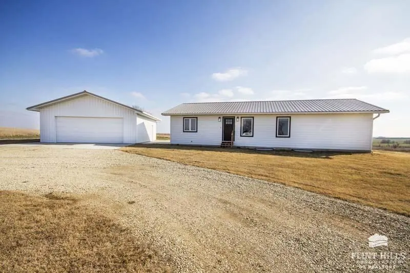 554 Prairie RD, Wakefield, KS 67487