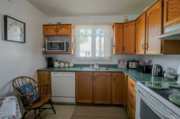 2 Sarasota Court, St. John's, NL A1E 5Z7