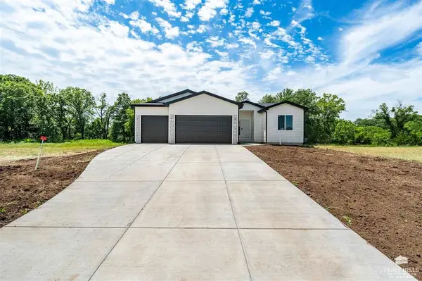 8371 Derik CT, Manhattan, KS 66502