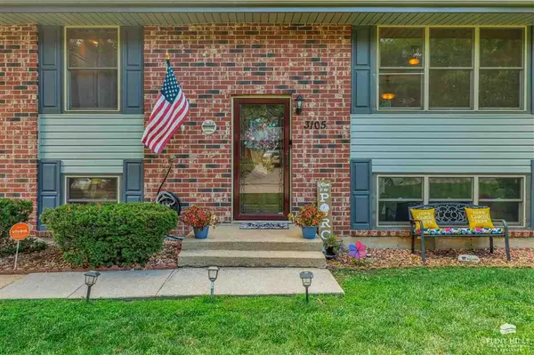 3105 Ella Ln, Manhattan, KS 66502