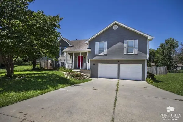 2112 Sunflower DR, Junction City, KS 66441