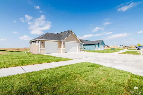 5726 Goheen DR, Manhattan, KS 66503