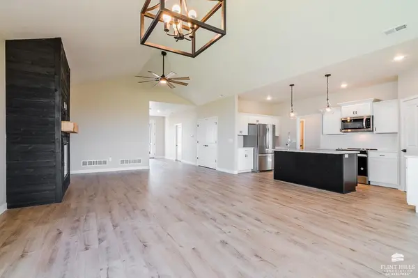 5726 Goheen DR, Manhattan, KS 66503