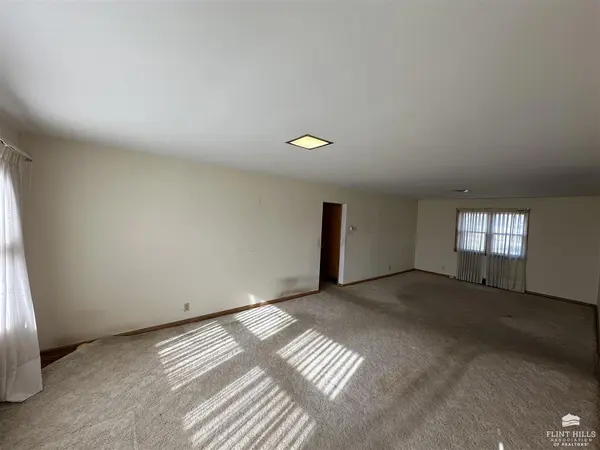 821 Grand AVE, Clyde, KS 66938