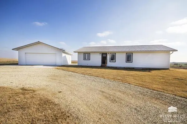 554 Prairie RD, Wakefield, KS 67487