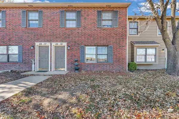 2519 Candle Crest, Manhattan, KS 66502