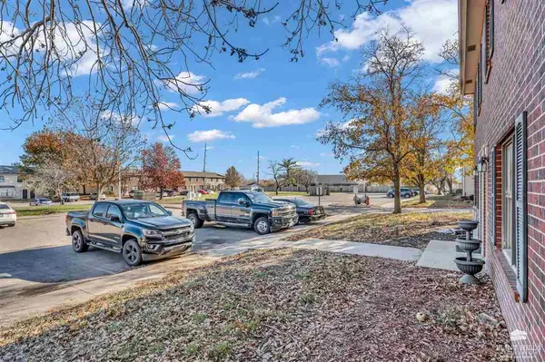 2519 Candle Crest, Manhattan, KS 66502
