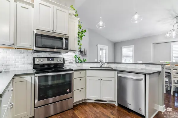 4750 Christine CIR, Manhattan, KS 66502