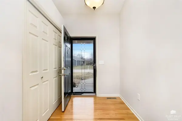 8639 Talon DR, Manhattan, KS 66502