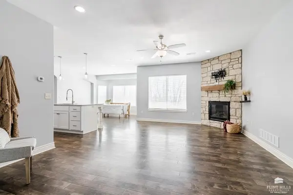5011 Bramblewood DR, Manhattan, KS 66503