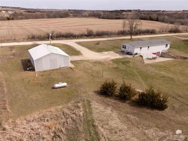 10360 Forrester RD, Wamego, KS 66547