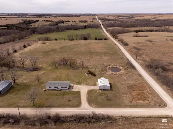10360 Forrester RD, Wamego, KS 66547