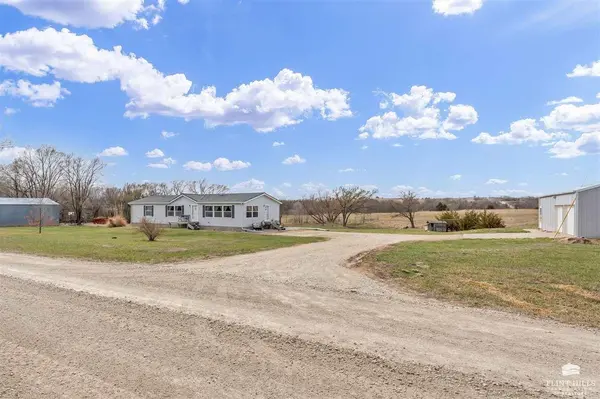 10360 Forrester RD, Wamego, KS 66547