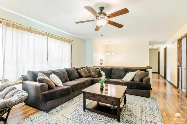 3504 Musil DR, Manhattan, KS 66502