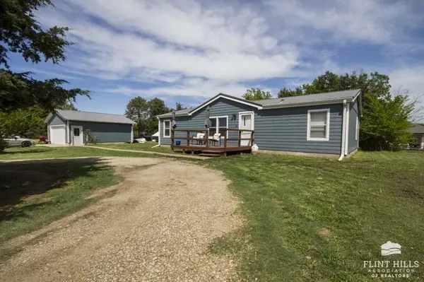 11220 Rimrock DR, Manhattan, KS 66503