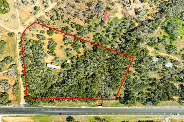 104 N Ridge DR, Johnson City, TX 78636