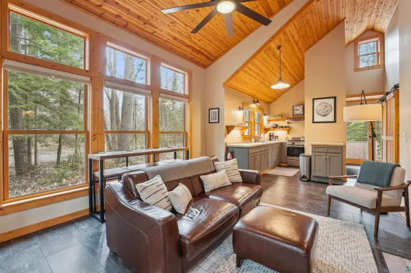 37475 Sophie Ln, Bayfield, WI 54814